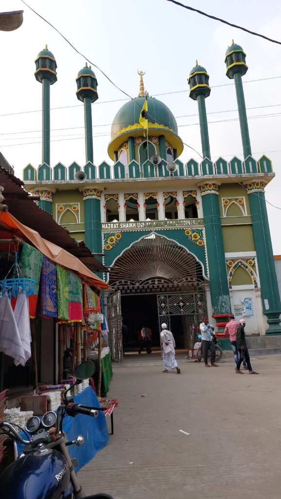 Pirana Pir Dargah Hazrat Usman Akhi Sirajuddin Sadullapur Mazar Malda
